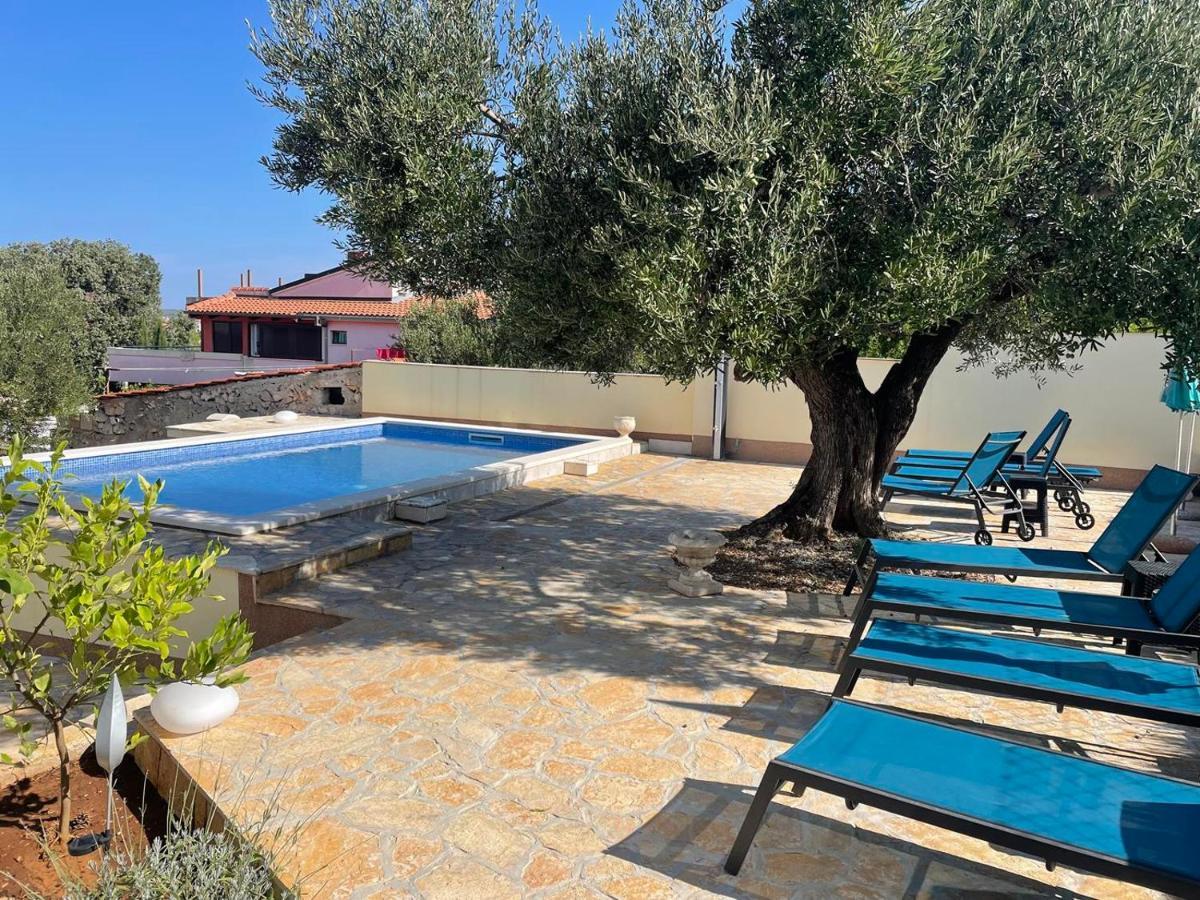 Villa Luger Eg Ražanj Exteriér fotografie